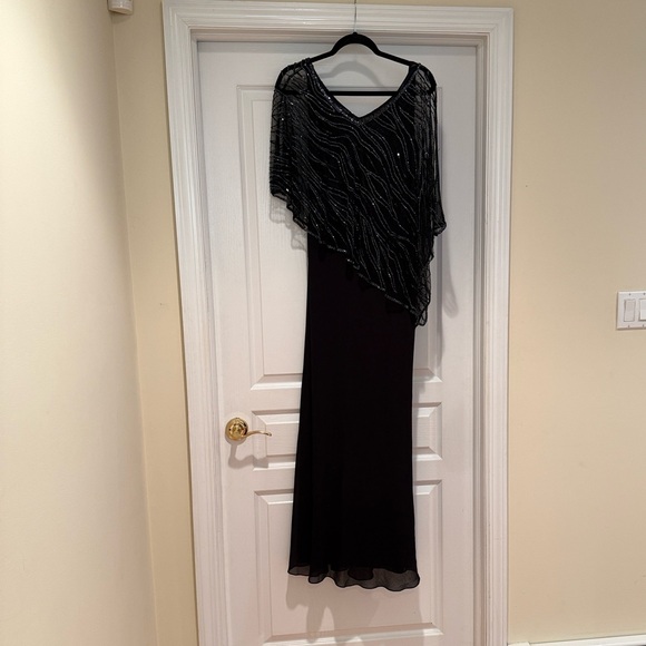 J Kara Black  Evening Dress with asymmetrical beaded overlay.new, never hemmed - Picture 3 of 16